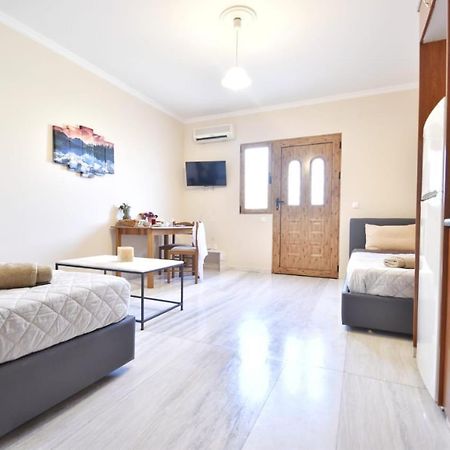 Konomi Residence Karavádhos Buitenkant foto
